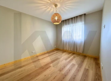 Apartamento T4 para Venda em Sacavém e Prior Velho