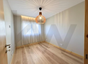 Apartamento T4 para Venda em Sacavém e Prior Velho