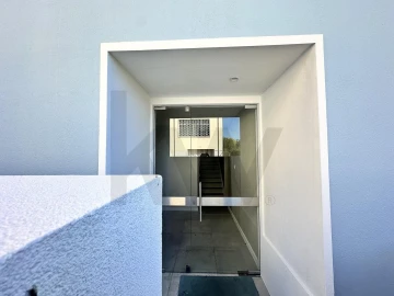 Apartamento T4 para Venda em Sacavém e Prior Velho