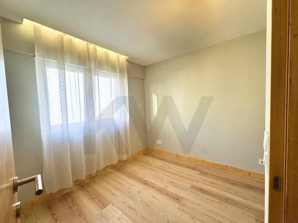 Apartamento T4 para Venda em Sacavém e Prior Velho Foto 22