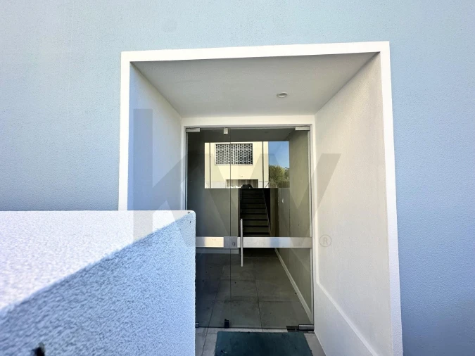 Apartamento T4 para Venda em Sacavém e Prior Velho Foto 38