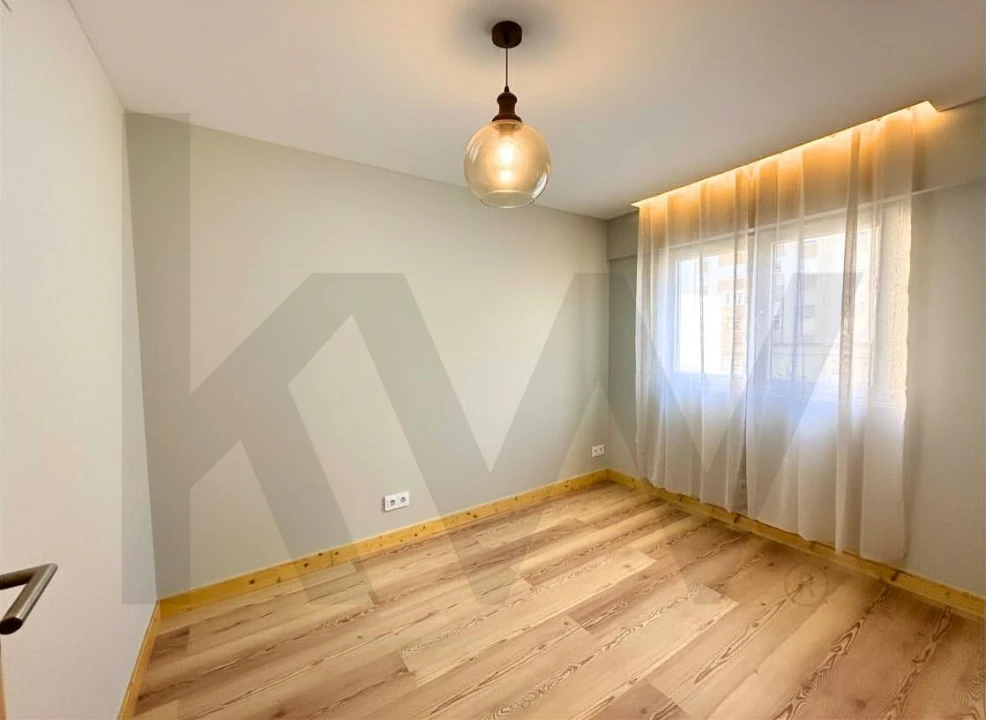 Apartamento T4 para Venda em Sacavém e Prior Velho Foto 27