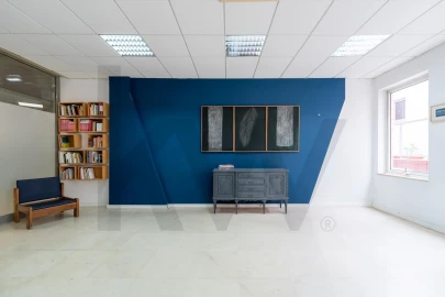 Escritório para Arrendamento em São Vicente