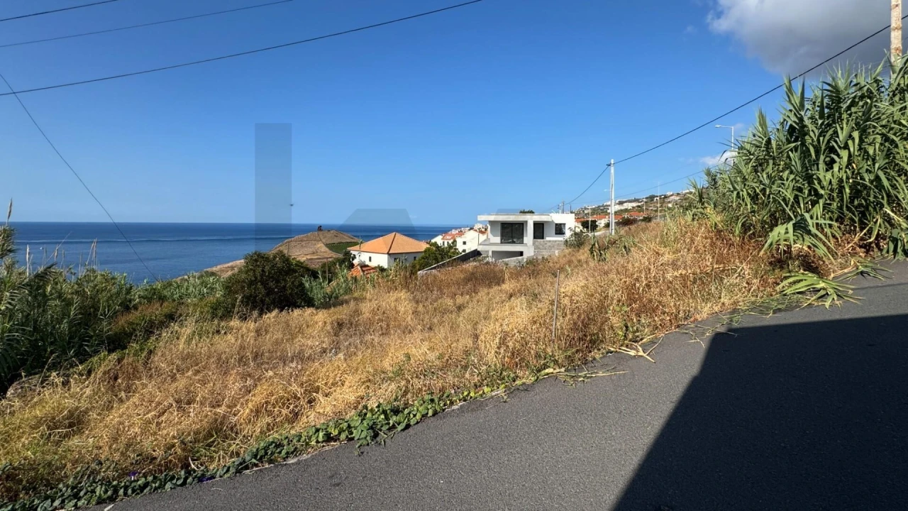 Terreno para Venda em Caniço Foto 7