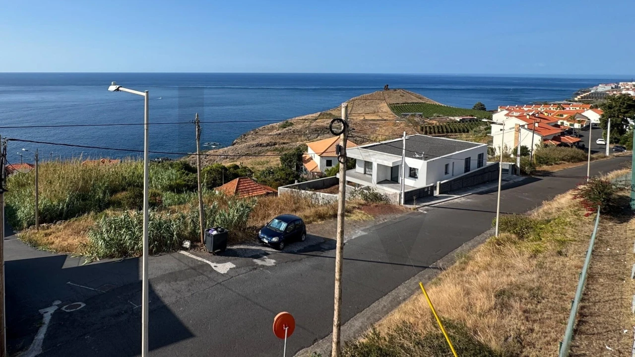 Terreno para Venda em Caniço Foto 8
