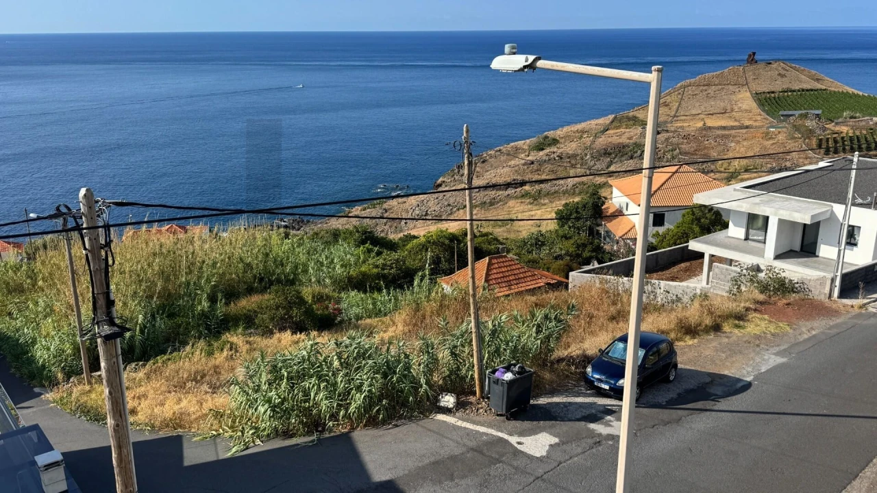 Terreno para Venda em Caniço Foto 2