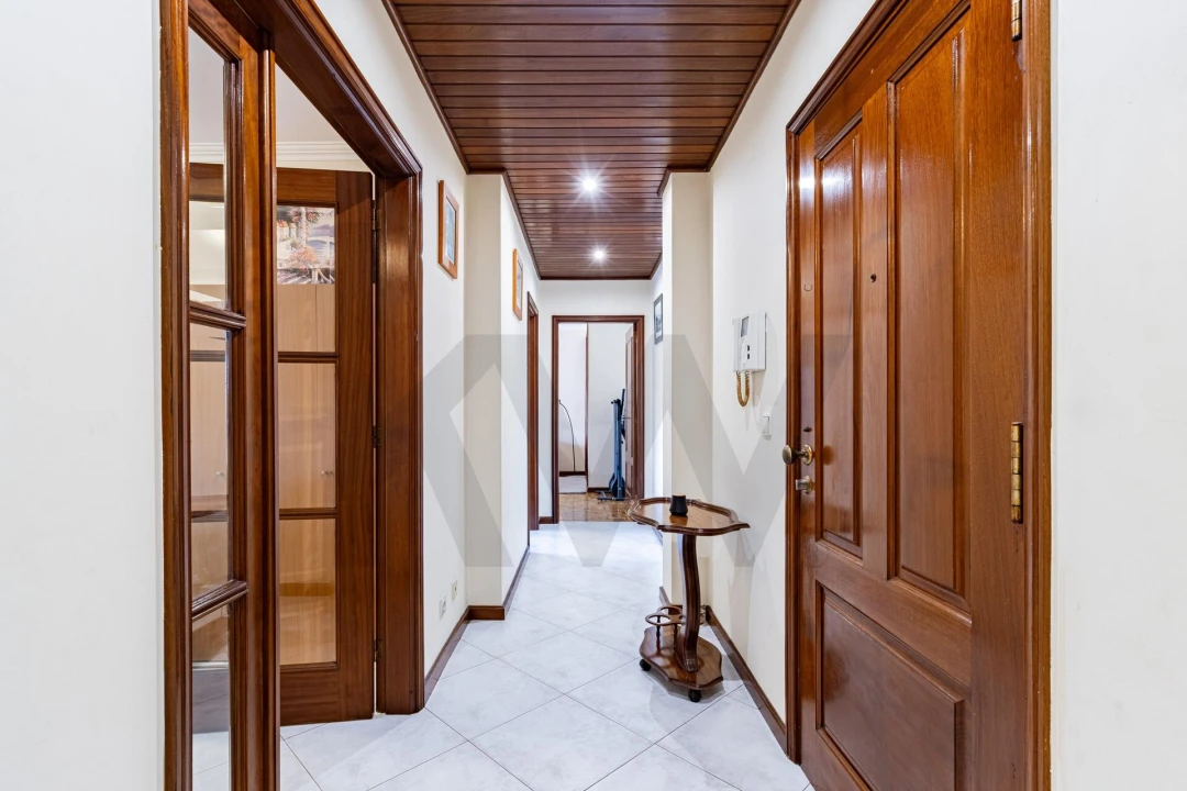Apartamento T1 para Venda em Fiães Foto 1