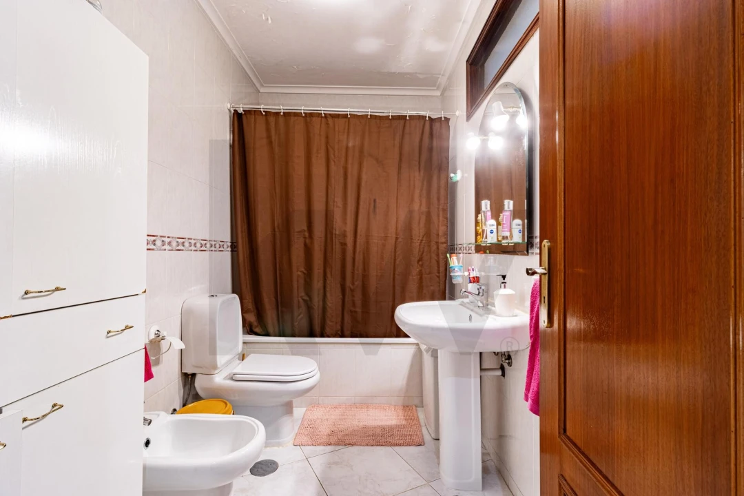 Apartamento T1 para Venda em Fiães Foto 3
