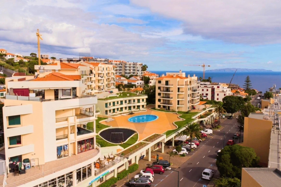 Apartamento T1 para Venda em Caniço Foto 1