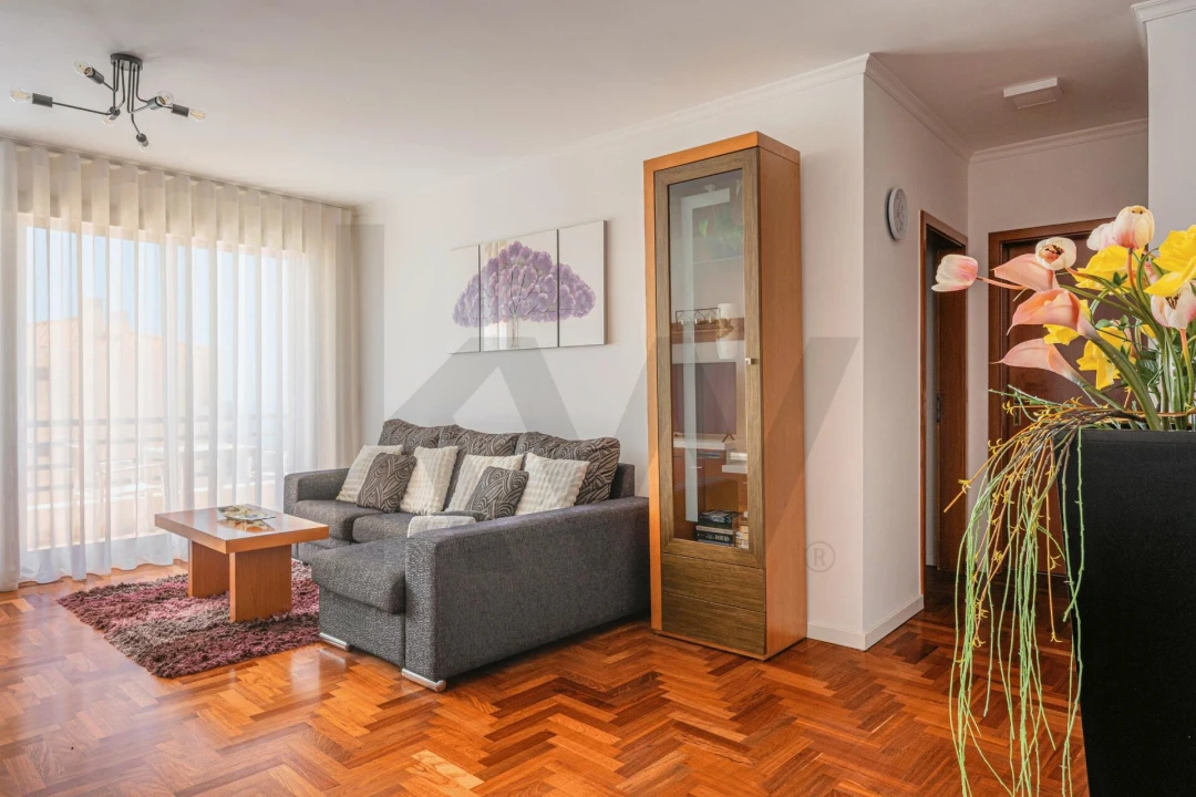 Apartamento T1 para Venda em Caniço Foto 12