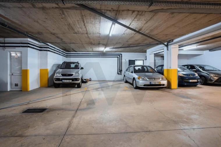 Apartamento T1 para Venda em Caniço Foto 46