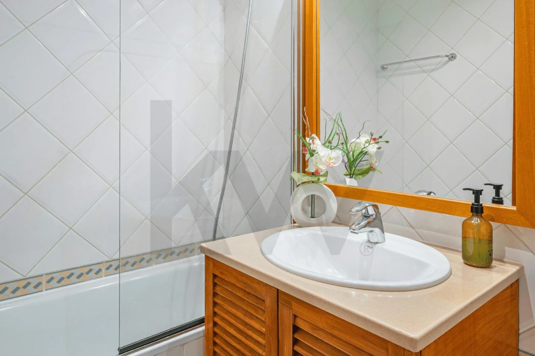 Apartamento T1 para Venda em Caniço Foto 30