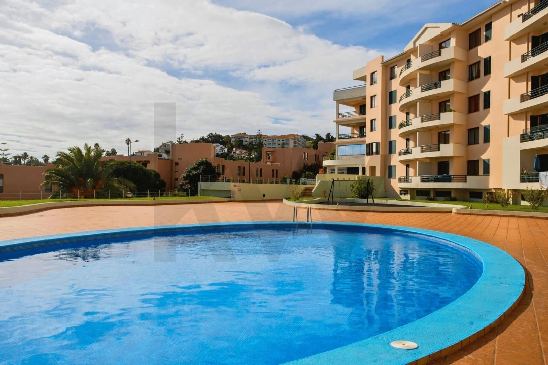 Apartamento T1 para Venda em Caniço Foto 2