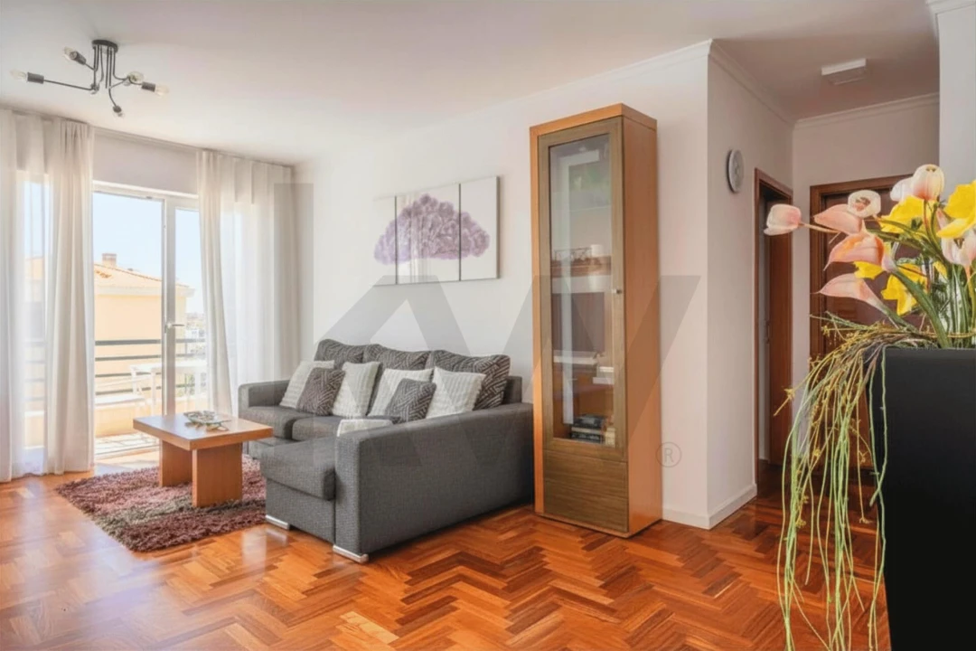 Apartamento T1 para Venda em Caniço Foto 13