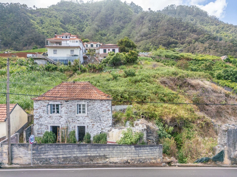 Moradia T2 para Venda em São Roque do Faial Foto 1