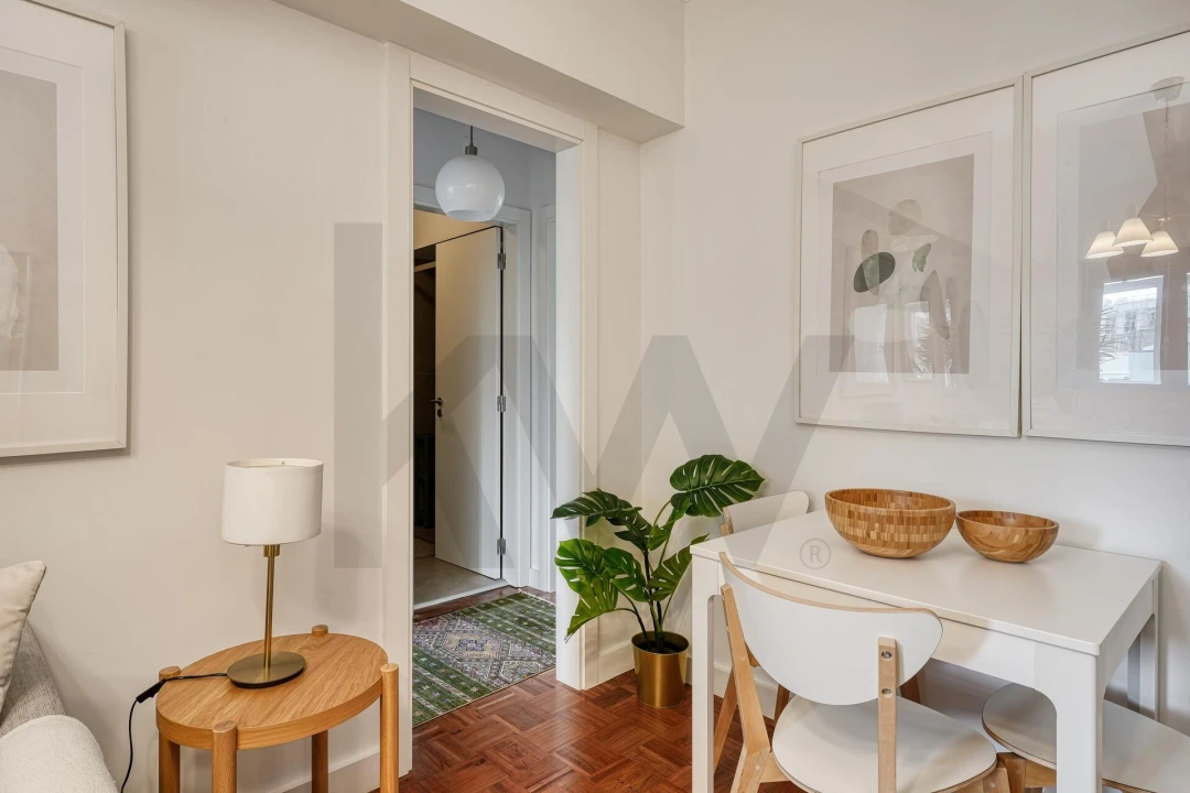 Apartamento T2 para Arrendamento em Avenidas Novas Foto 2