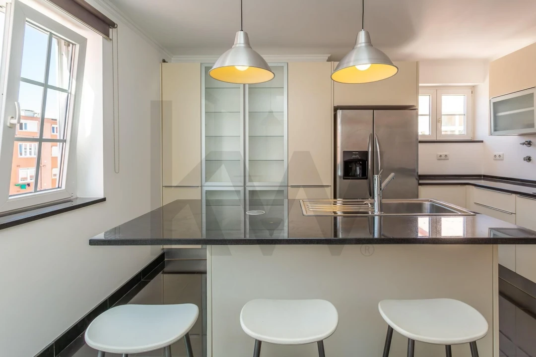 Apartamento T4 para Arrendamento em Campo de Ourique Foto 12