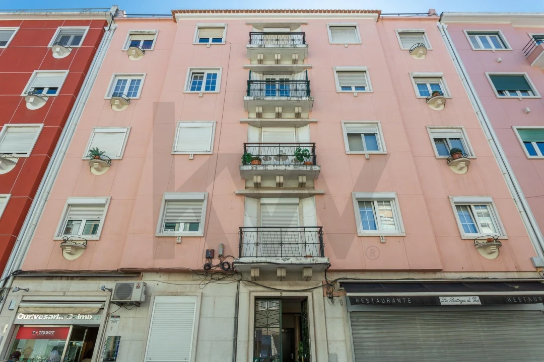 Apartamento T4 para Arrendamento em Campo de Ourique Foto 54