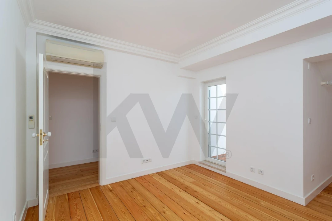 Apartamento T4 para Arrendamento em Campo de Ourique Foto 17