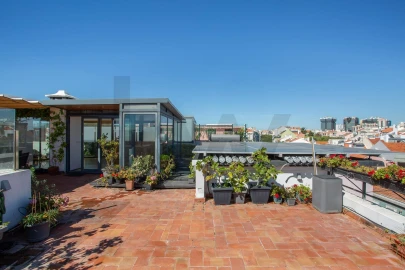 Apartamento T4 para Arrendamento em Campo de Ourique
