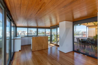 Apartamento T4 para Arrendamento em Campo de Ourique