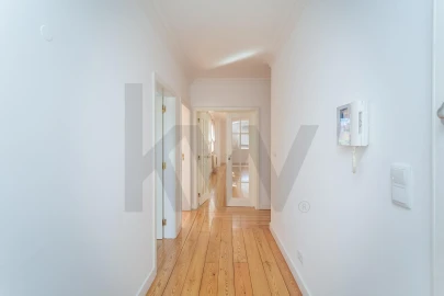 Apartamento T4 para Arrendamento em Campo de Ourique