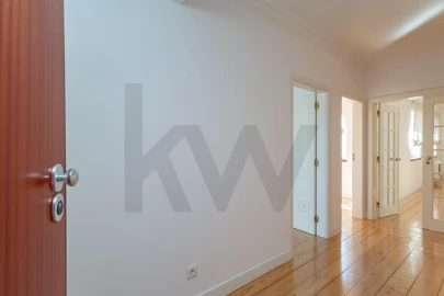 Apartamento T4 para Arrendamento em Campo de Ourique