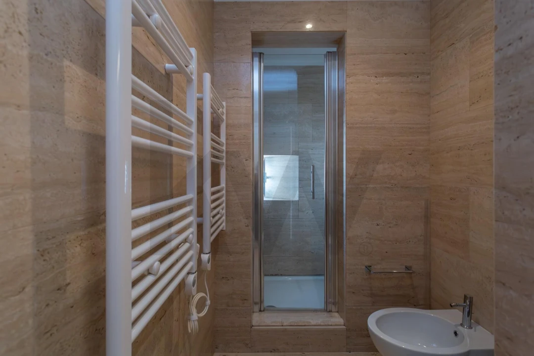 Apartamento T4 para Arrendamento em Campo de Ourique Foto 35