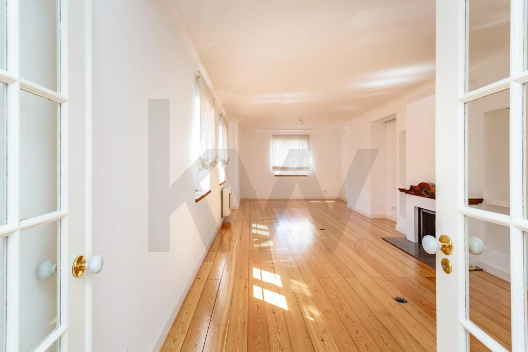Apartamento T4 para Arrendamento em Campo de Ourique Foto 6