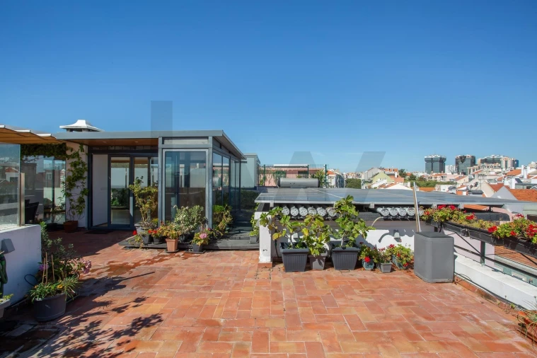 Apartamento T4 para Arrendamento em Campo de Ourique Foto 52