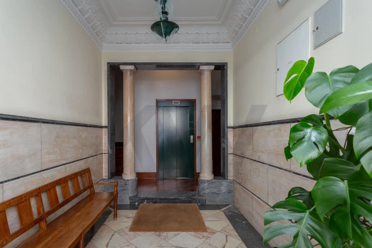 Apartamento T4 para Arrendamento em Campo de Ourique Foto 55