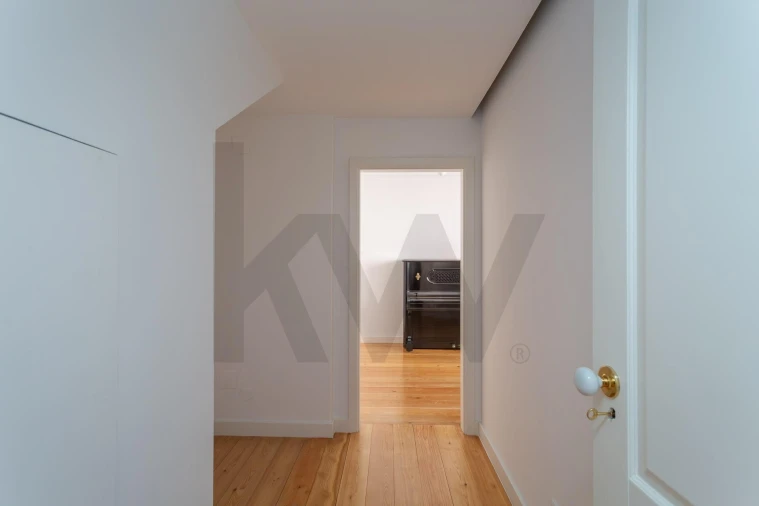 Apartamento T4 para Arrendamento em Campo de Ourique Foto 26
