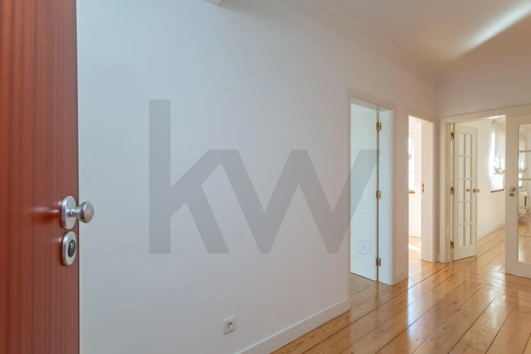 Apartamento T4 para Arrendamento em Campo de Ourique Foto 21