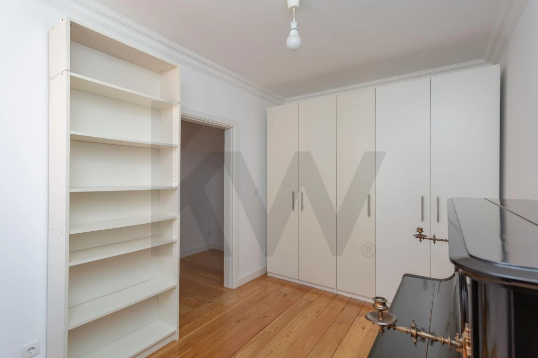 Apartamento T4 para Arrendamento em Campo de Ourique Foto 31