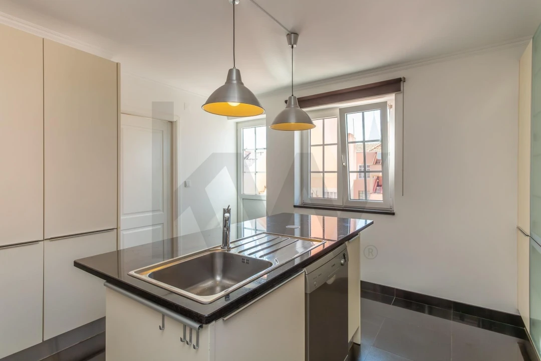 Apartamento T4 para Arrendamento em Campo de Ourique Foto 10