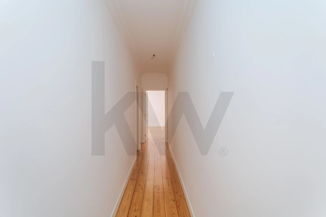 Apartamento T4 para Arrendamento em Campo de Ourique Foto 25