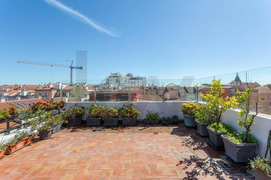 Apartamento T4 para Arrendamento em Campo de Ourique Foto 53