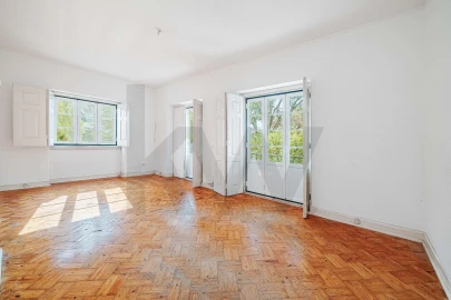 Apartamento T5 para Venda em Romeira e Várzea