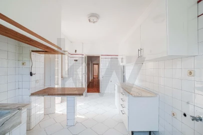 Apartamento T5 para Venda em Romeira e Várzea