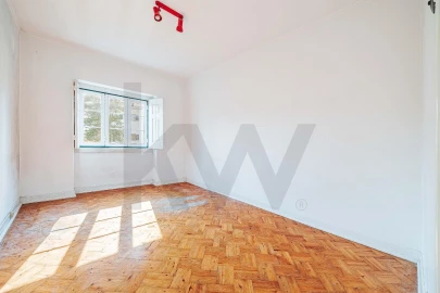 Apartamento T5 para Venda em Romeira e Várzea