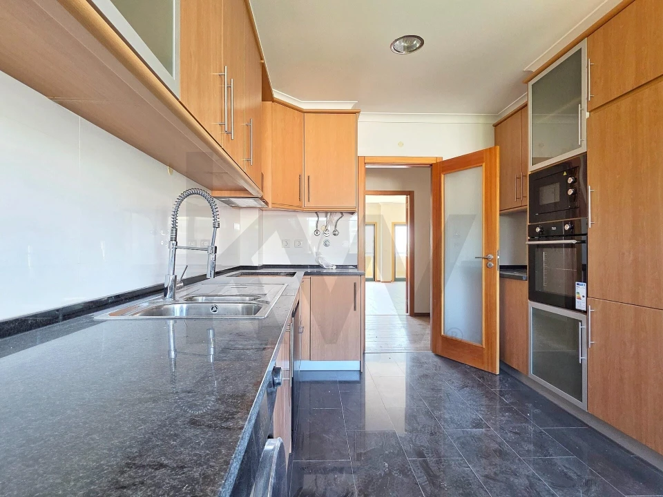 Apartamento T3 para Arrendamento em Oeiras e São Julião da Barra, Paço de Arcos e Caxias Foto 11