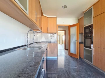 Apartamento T3 para Arrendamento em Oeiras e São Julião da Barra, Paço de Arcos e Caxias