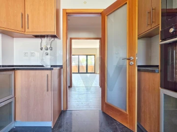 Apartamento T3 para Arrendamento em Oeiras e São Julião da Barra, Paço de Arcos e Caxias