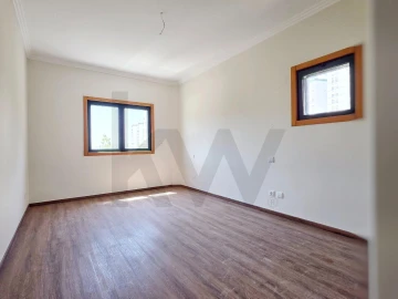 Apartamento T3 para Arrendamento em Oeiras e São Julião da Barra, Paço de Arcos e Caxias