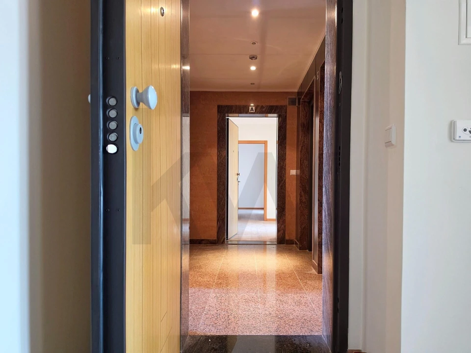 Apartamento T3 para Arrendamento em Oeiras e São Julião da Barra, Paço de Arcos e Caxias Foto 28