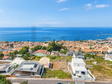 Terreno para Venda em Funchal (Santa Maria Maior)