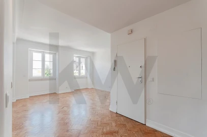 Apartamento T2 para Arrendamento em Areeiro
