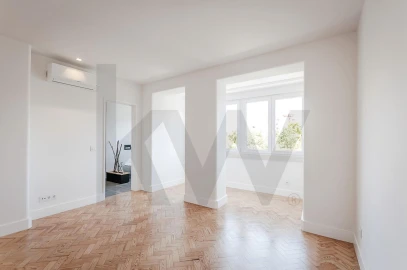 Apartamento T2 para Arrendamento em Areeiro