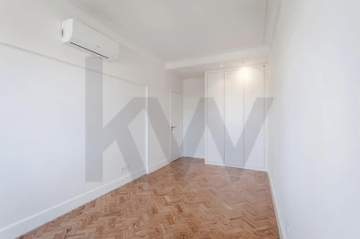 Apartamento T2 para Arrendamento em Areeiro