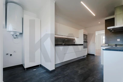 Apartamento T2 para Arrendamento em Areeiro